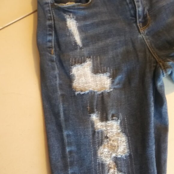 Distressed women's size 5 Jeans - Picture 12 of 15